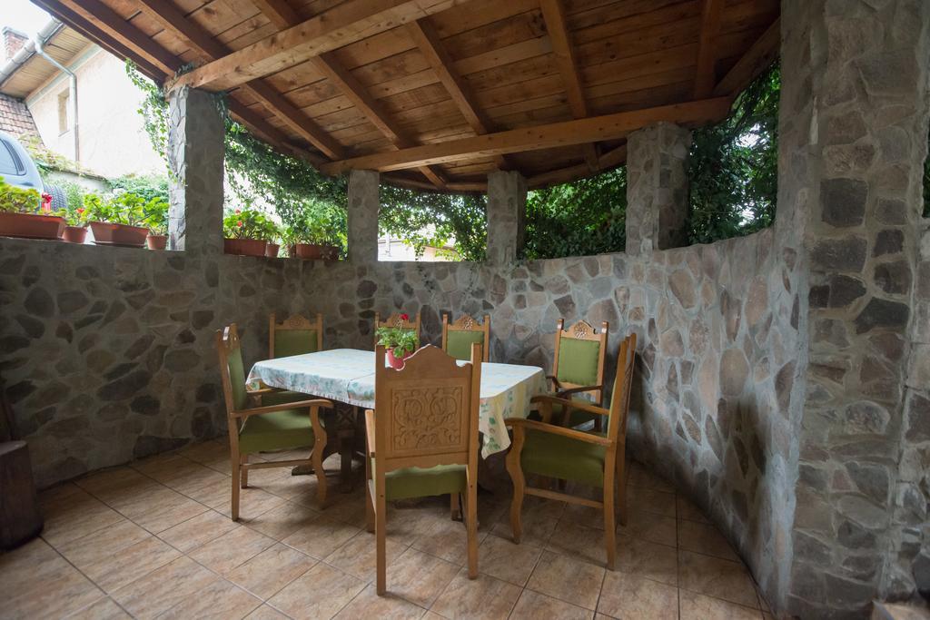 Béluci Panzió Hotel Odorheiu Secuiesc Exterior foto