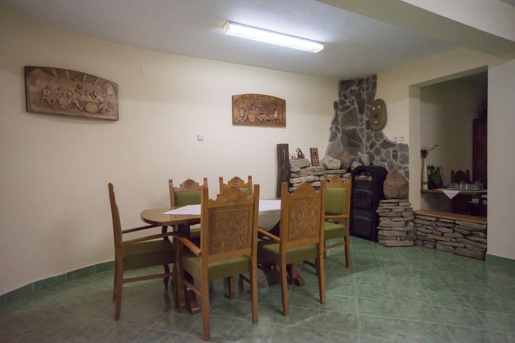 Béluci Panzió Hotel Odorheiu Secuiesc Exterior foto