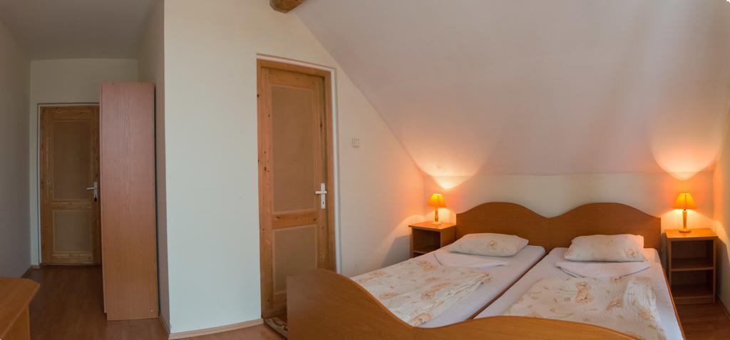 Béluci Panzió Hotel Odorheiu Secuiesc Exterior foto