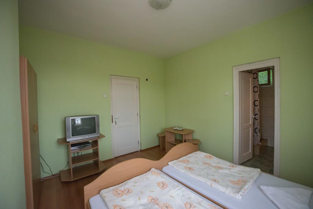 Béluci Panzió Hotel Odorheiu Secuiesc Exterior foto